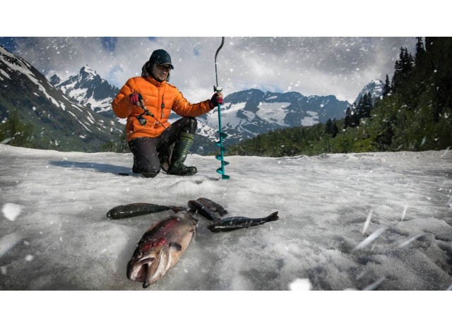 Теплое убежище: Важность хорошей одежды для долгой рыбалки зимой