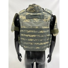 Военный бронежилет пиксельный с плитами